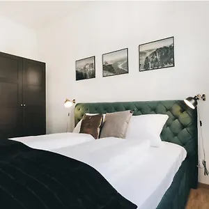 Residenz Dresden direkt an der Frauenkirche und dem Neumarkt, inklusive NETFLIX Apartment